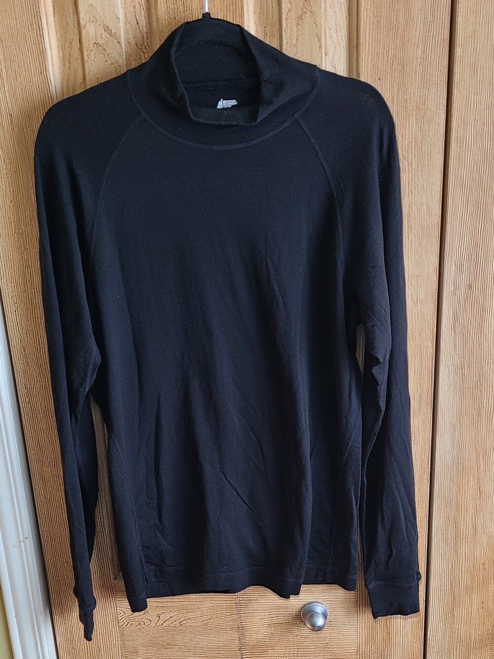 MEC Men's Black Long-Sleeve Crew Neck Shirt